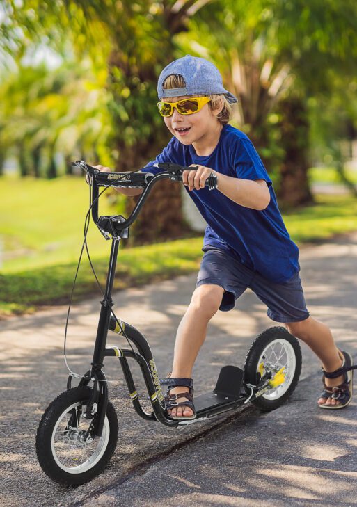 Youth Scooter Front and Rear Caliper Dual Brakes 12-Inch Inflatable Front Wheel Ride On Toy For Age 5+ - Black