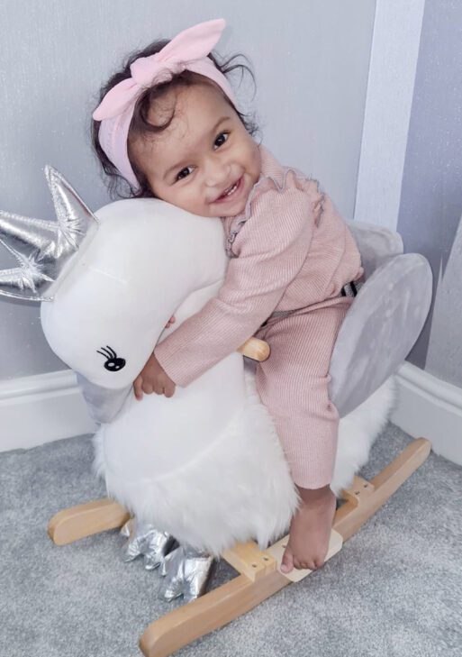 Kids Ride on Horse Swan Rocker with Sound, Plush Seat, Wooden Base, Safety Belt for Toddlers 18-36 Months, White