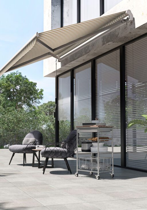 12' x 10' Retractable Awning Patio Awnings Sun Shade Shelter with Manual Crank Handle, 280g/m² UV & Water-Resistant Fabric and Aluminum Frame for Deck, Balcony, Yard, Beige and White