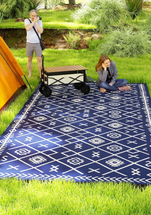 Reversible Outdoor Rug, Waterproof Plastic Straw with Carry Bag, 9' x 18', Blue & White Rhombus