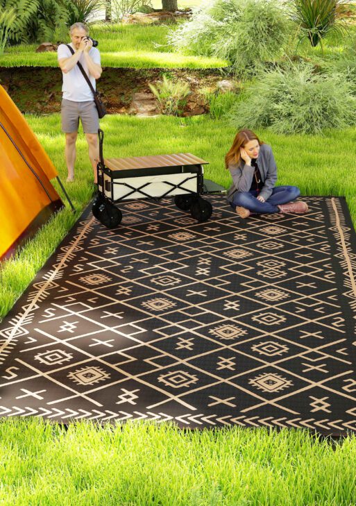 Reversible Outdoor Rug, Waterproof Plastic Straw with Carry Bag, 9' x 18', Black & Brown Rhombus