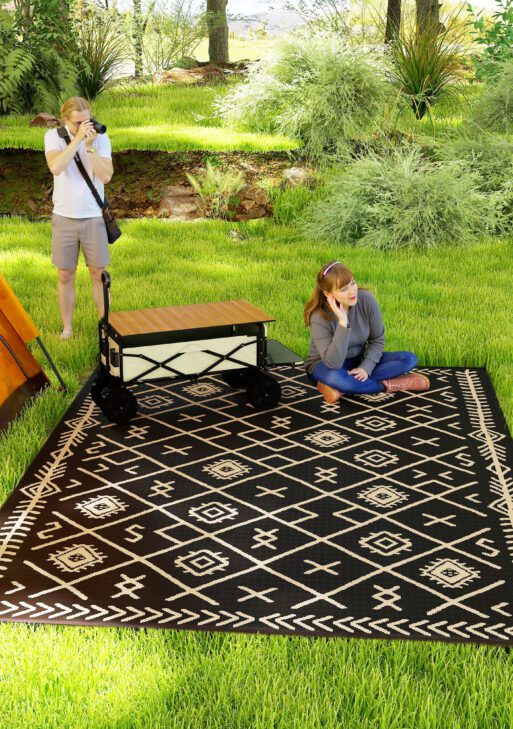 Reversible Outdoor Rug, Waterproof Plastic Straw with Carry Bag, 9' x 12', Black & Beige Rhombus