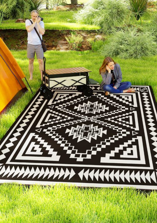 Reversible Outdoor Rug, Waterproof Plastic Straw with Carry Bag, 9' x 18', Black & White Square Patchwork
