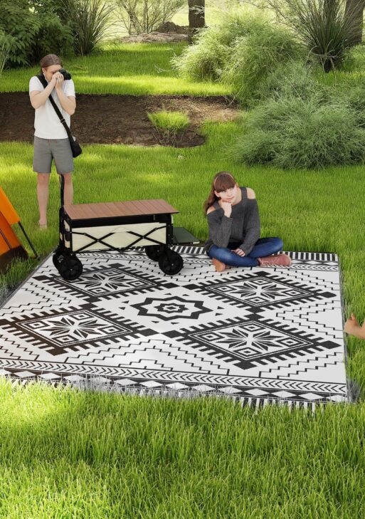 Reversible Outdoor Rug, Waterproof Plastic Straw with Carry Bag, 9' x 12', White & Black Toothed Rhombus