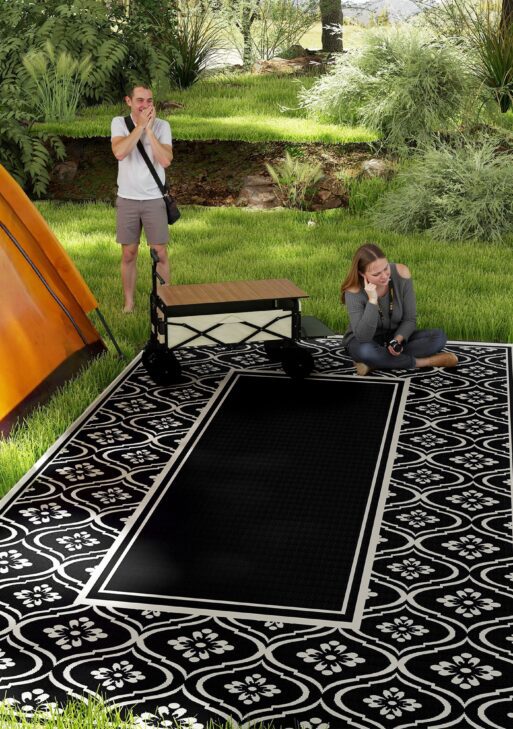 Reversible Outdoor Rug, Waterproof Plastic Straw with Carry Bag, 9' x 18', Black & White Gourd Border