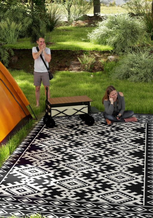 Reversible Outdoor Rug, Waterproof Plastic Straw with Carry Bag, 9' x 18', Black & White Rhombus Border